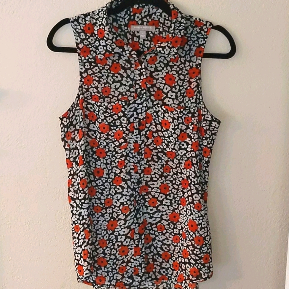 Banana Republic sleeveless button down